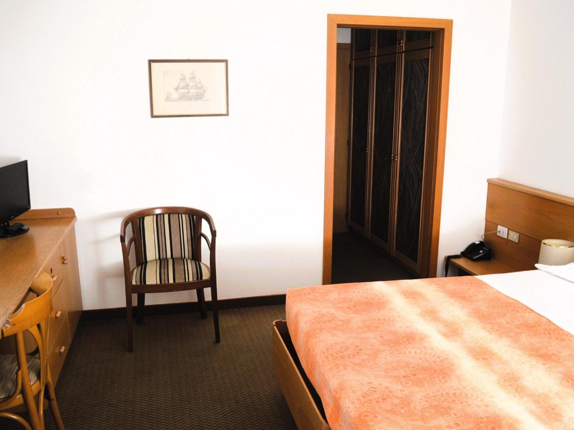 Hotel Villa Regina Левико-Терме Экстерьер фото