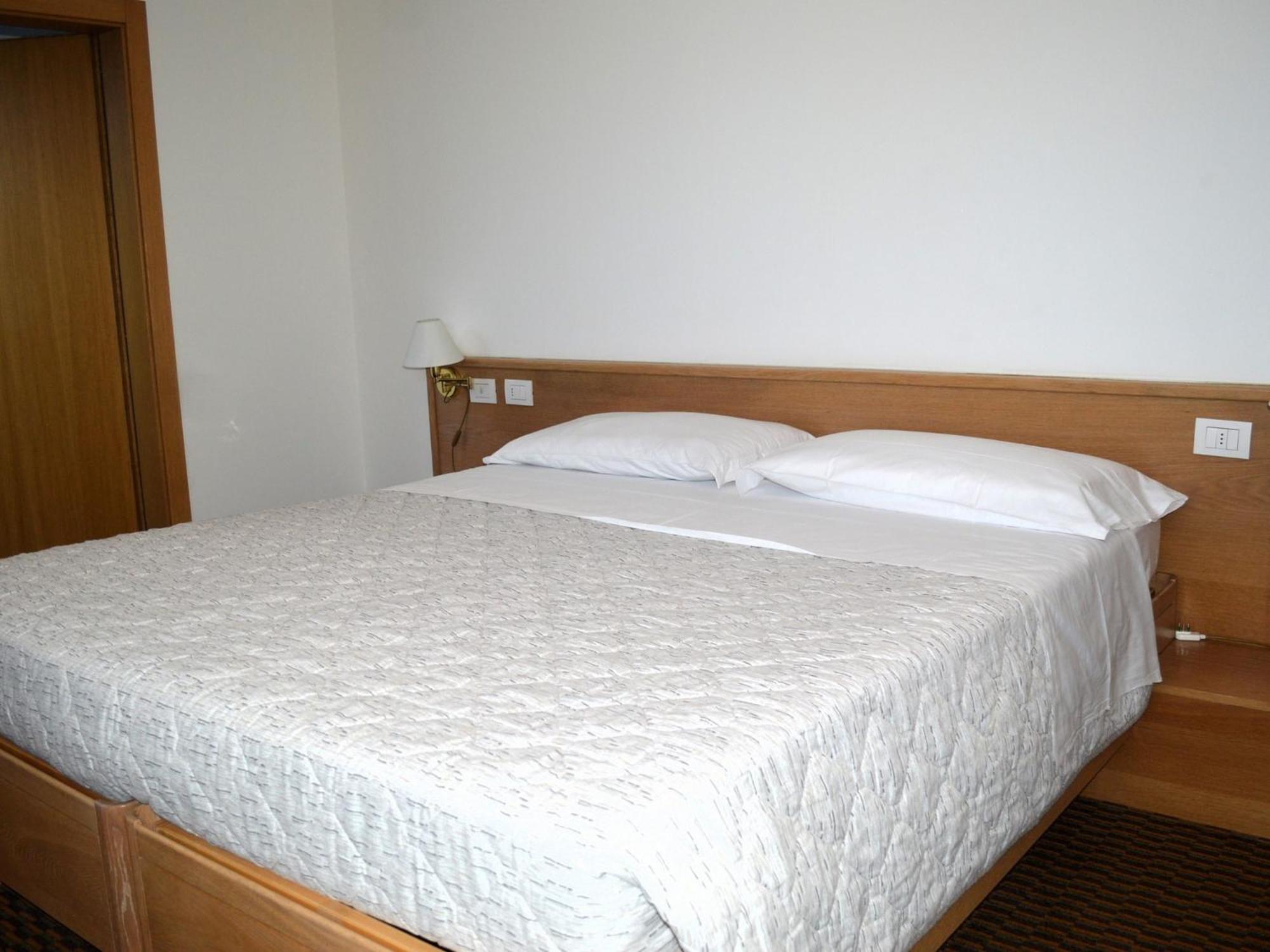 Hotel Villa Regina Левико-Терме Экстерьер фото